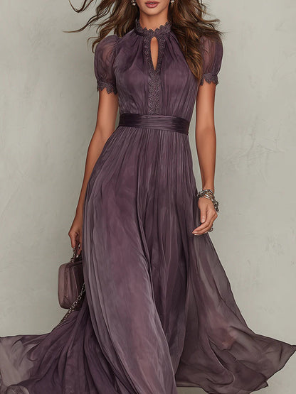 Vestido Largo Violeta con Escote Tipo Lágrima y Ribete de Encaje